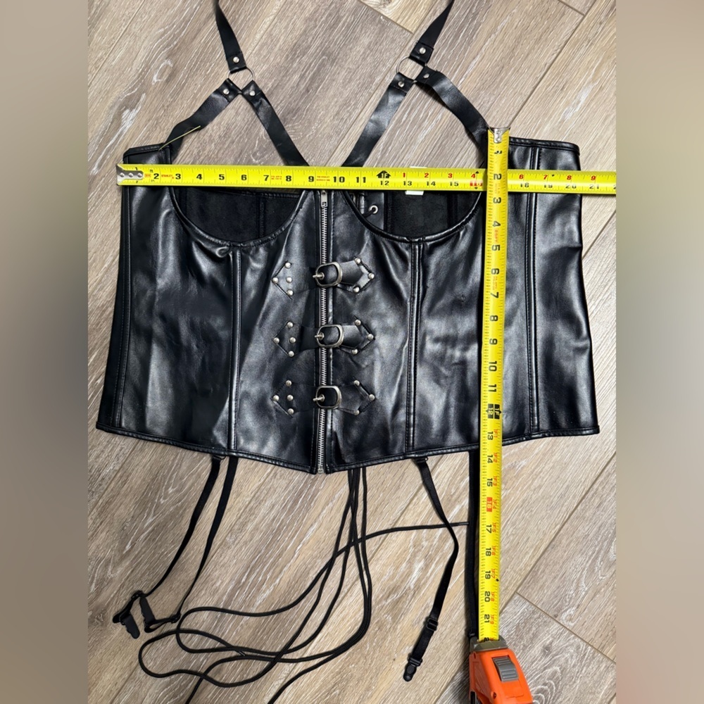 #9). Size 6X Black Faux Leather Corset with Straps - Picture 3 of 4
